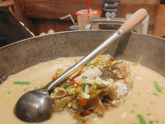 煎香酸菜半边鱼-渔悦潇湘·酸菜煮鱼(岳麓山店)