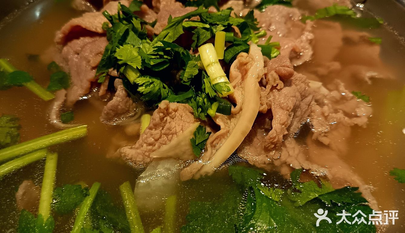 火辣上瘾🔥大排长龙也值得💓冯三孃跷脚牛肉