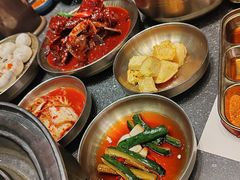 -草家酱蟹炭火烤肉店(珲春南路二店)