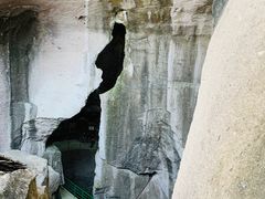 -伍山海滨石窟