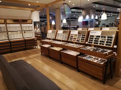 JINS (芮欧百货店)的封面图片
