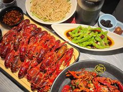 -肥肥虾庄·金牌油焖大虾(汉口城市广场店)