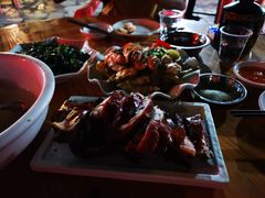 -黄记四更烤乳猪店