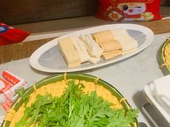 -尚尚仙·酸汤猪手·猪肚鸡火锅(华联万柳购物中心店)