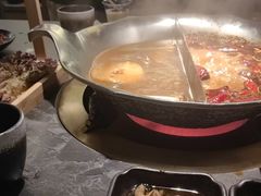 -湊湊火锅·茶憩(杭州湖滨银泰in77店)
