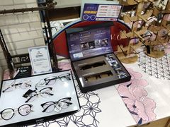 -诺柯视眼镜-蔡司依视路官方工厂店(淞南一店)