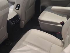 -理想汽车(世纪汇店)