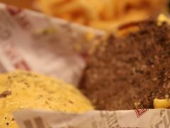 -The Habit Burger Grill 哈比特汉堡(复兴soho店)
