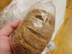 黑芝麻米面包-沁屋面包店(人民东路店)