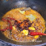 图片是我自己在家制作冷锅串串的过程