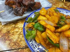 -马克力木手抓炕锅烤羊肉(盐湖一小区店)
