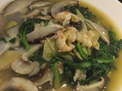 -龙巢盱眙龙虾·牛蛙·烧烤宵夜(八卦岭店)