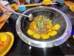 -靠山屯东北铁锅炖(东北菜，古美西路店)