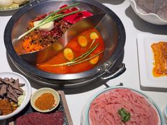 -茅草房·河畔园林火锅