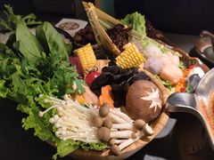 -湊湊火锅·茶憩(杭州湖滨银泰in77店)