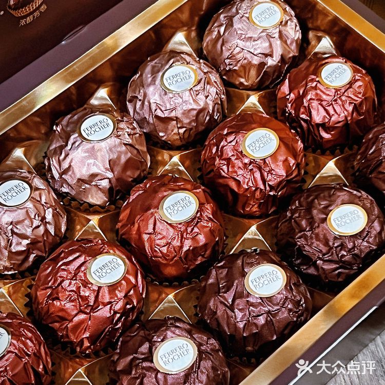 费列罗40年一遇的新品好吃到我炫了8颗‼️