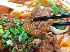 招牌红烧牛肉米粉-呷佬·长沙手工米粉(金沙江路店)
