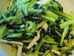 -八府香鸭·啫啫煲(华山路店)