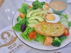 -丽莎沙拉轻食餐厅(国贸店)