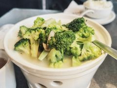 鸡枞菌烩西兰花-赠李白·如诗的川味(余杭万达广场店)