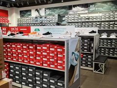 -New Balance(王府井奥莱·香江小镇店)