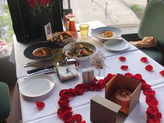 店内布置-Kathleen's Waitan 凯圣琳江景西餐厅(外滩店)