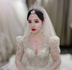 点击看大图 -爱伊人婚纱礼服美妆馆