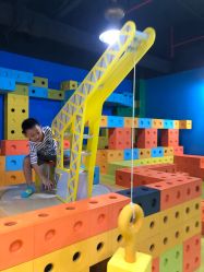 -太空学院儿童娱教乐园(中华广场店)
