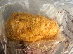 蟹黄风味小贝-鲍师傅糕点(江苏路店)