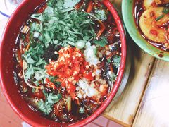 -马路边边串串香形象店(磐石路店)