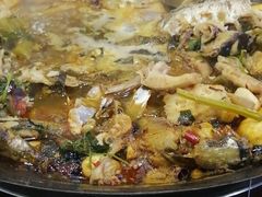 -丹水桥地锅鱼·翘嘴鲌·地方特色全鱼宴(丹江口大坝店)