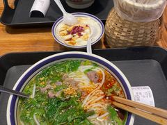 -云阿蛮云南生烫牛肉米线(奉贤路店)