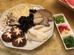 -胡记饭店(保工街店)