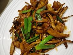 珍菌爆软骨-品悦酒店(三林古镇店)
