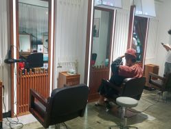 -心迪染发专门店