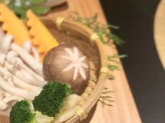 -山川小町·极番烧肉(新地假日广场店)
