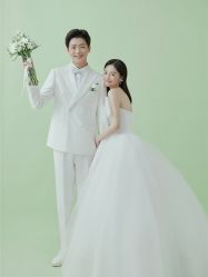 -至臻微拉婚纱摄影