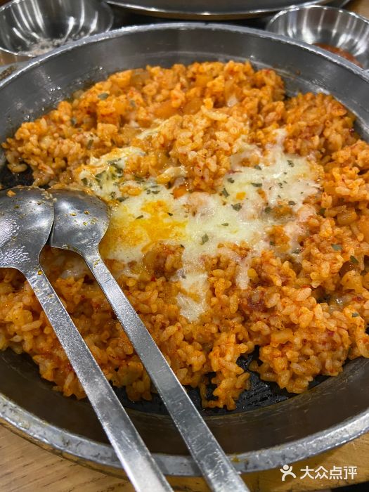 姜虎东白丁烧肉店(万象九宜城店)奶酪肚领炒饭图片