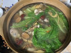 -广味炭炉鸡煲(宝业路分店)