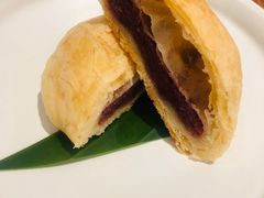 玫瑰鲜花饼-云海肴·汽锅鸡·云南菜(广安门天虹店)