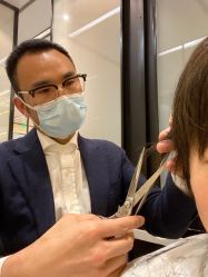 -HAIR CORNER