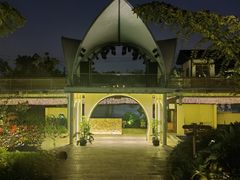 -茅草房·河畔园林火锅