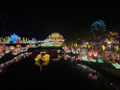 -淄博花灯齐彩城