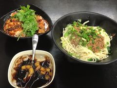 -丽影重庆小面(定西路店)