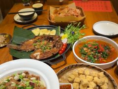 -老滇山寨•云南特色菜•地方菜•民族风情歌舞表演(金碧店)