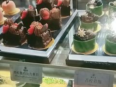 -雍容荟帝王蟹活龙虾展台自助(IFS黑金店)