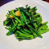 好久没来京味张，被菜品和服务吓一跳，炒菜锅气好足