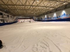 -乔波室内滑雪场
