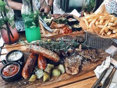 -Mark&Mars Restaurant