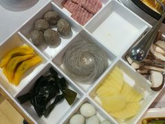 -鲁员外地锅鸡地锅鱼(古墩路店)